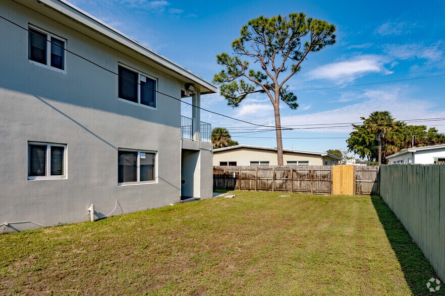 More Photos Of 2781 SW 2nd St, Fort Lauderdale Apartments For Sale