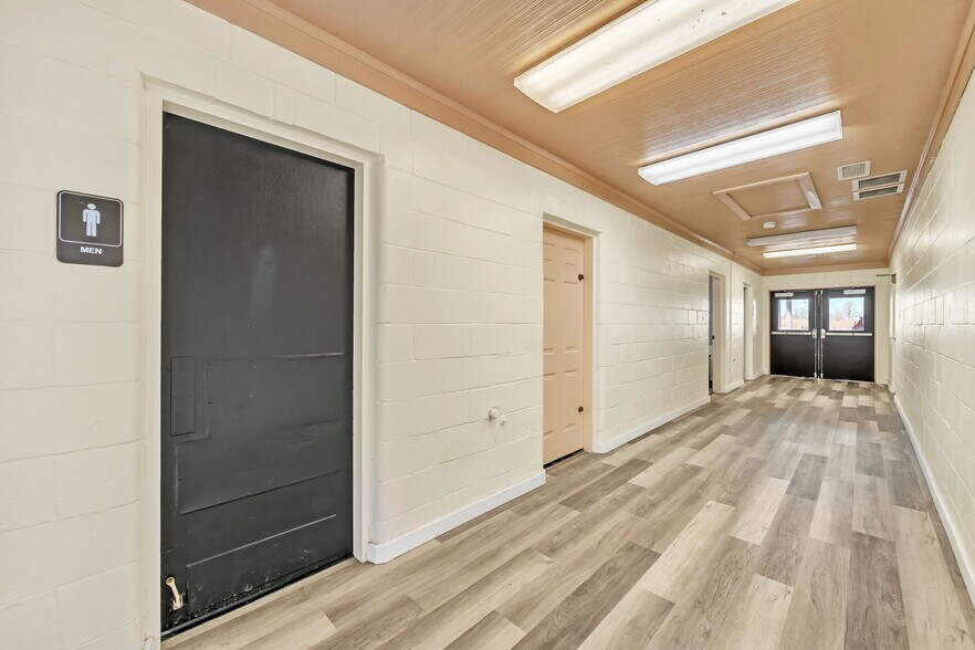 More Photos Of 31414 Harris Dr, Harrisburg Lodge Meeting Hall For Sale