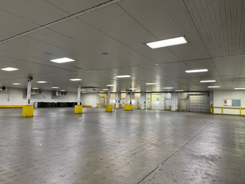 More Photos Of 5340 W 104th St, Los Angeles Refrigeration Cold Storage For Sale