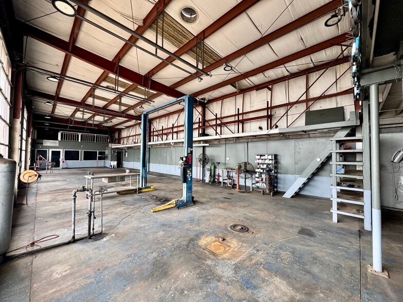 More Photos Of 524 Mason Ave, Daytona Beach Auto Repair For Sale