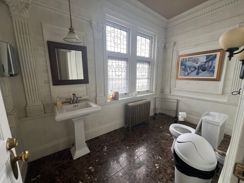 More Photos Of 1242-1244 W Hamilton St, Allentown Office For Lease