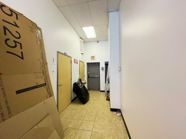 More Photos Of 1104-1114 W Argyle St, Chicago Storefront For Lease