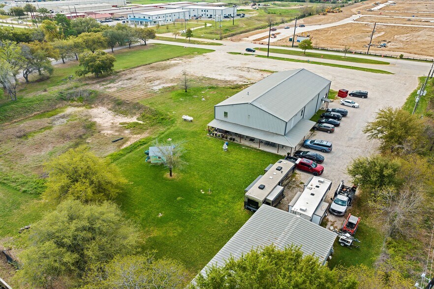 More Photos Of 20204 Schiel Rd, Cypress Warehouse For Sale