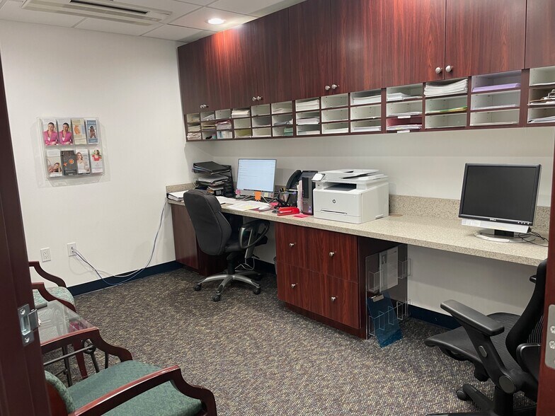 More Photos Of 23365 Hawthorne Blvd, Torrance Medical For Lease