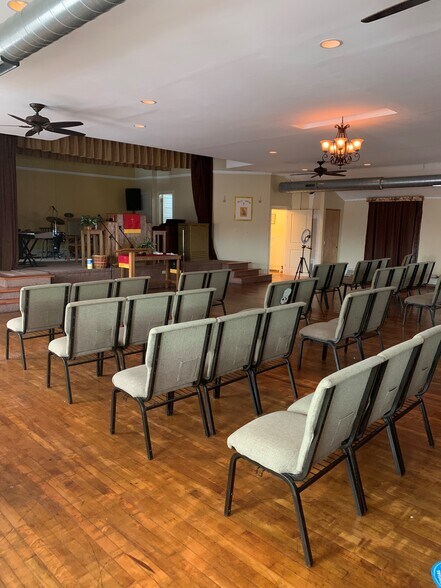 More Photos Of 4647 N Broad St, Philadelphia Religious Facility For Lease