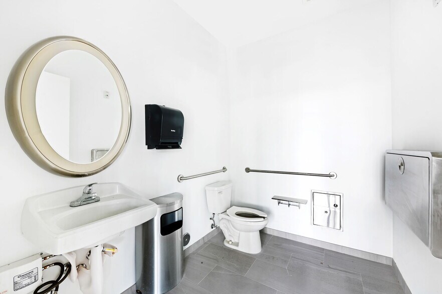 More Photos Of 2100 SW 8th St, Miami Apartments For Lease