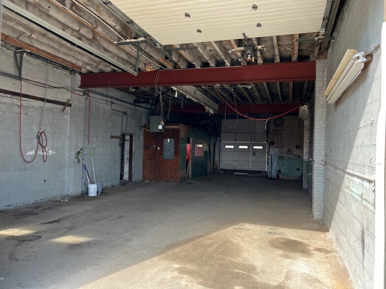 More Photos Of 4234 Industrial Pl, Island Park Manufacturing For Sale