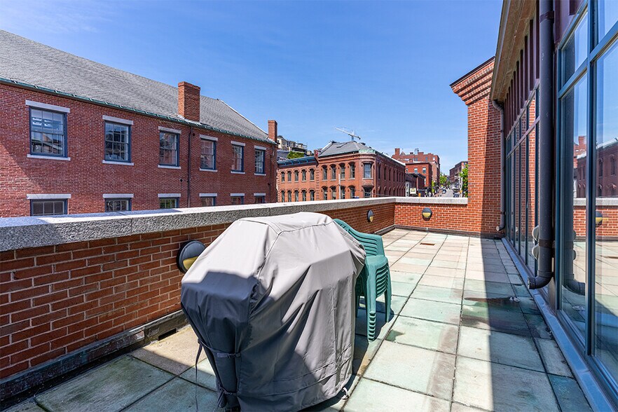 More Photos Of 1 Market St, Portland Office For Lease