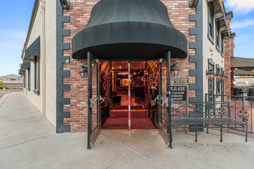 More Photos Of 6750 W Sahara Ave, Las Vegas Bar For Sale