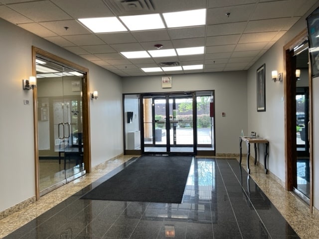 More Photos Of 1275 Davis Rd, Elgin Office For Lease