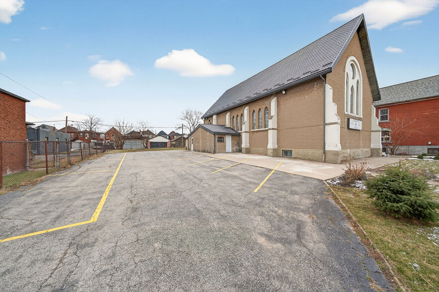 More Photos Of 50 Earl St, Hamilton Daycare Center For Sale