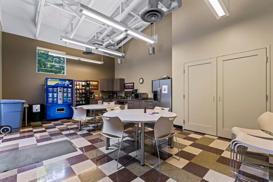 More Photos Of 2200 2nd St SW, Rochester Office For Sale