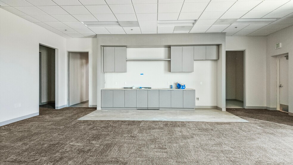 More Photos Of 40347 Legacy Ln, Palmdale Distribution For Lease