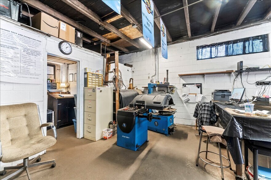 More Photos Of 603 Greenway Ave, Darby Auto Repair For Sale