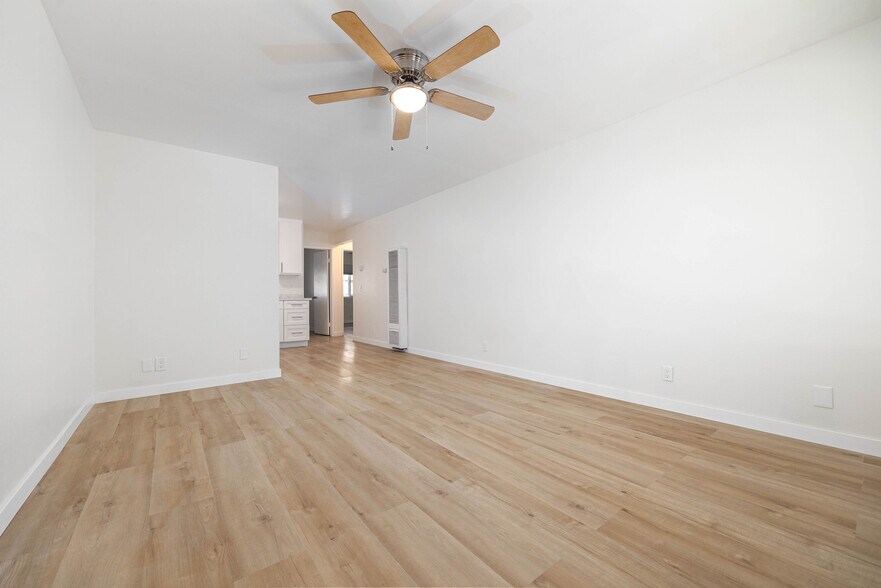 More Photos Of 331 E Washington Ave, Escondido Apartments For Sale