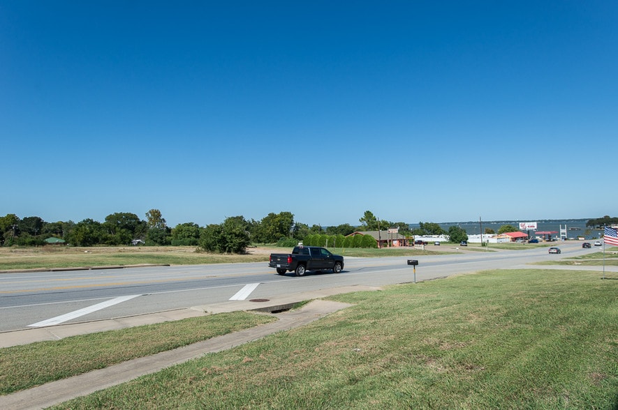 More Photos Of 1001 E Cedar Creek Pky, Seven Points Office For Sale