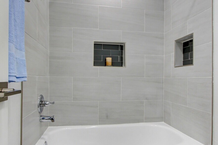 More Photos Of 14849 Vanowen St, Van Nuys Apartments For Sale