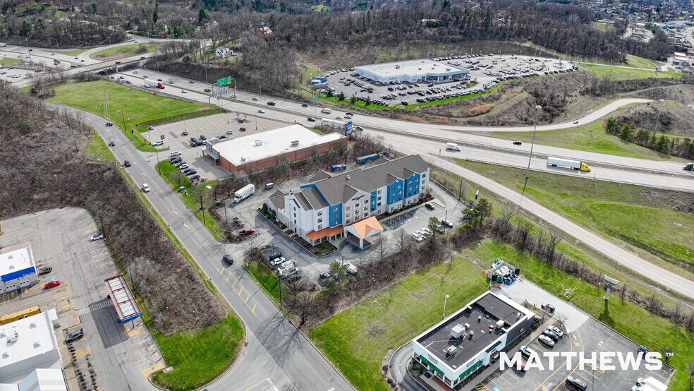 More Photos Of 16 Trinity Point Dr, Washington Hotel For Sale