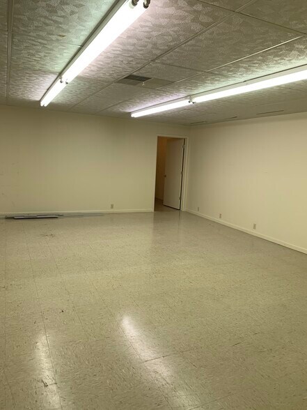 More Photos Of 817 Kilbourne St, Bellevue Medical For Lease