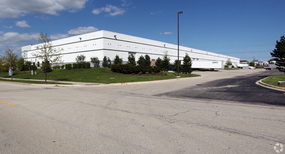 More Photos Of 594 Territorial Dr, Bolingbrook Warehouse For Lease