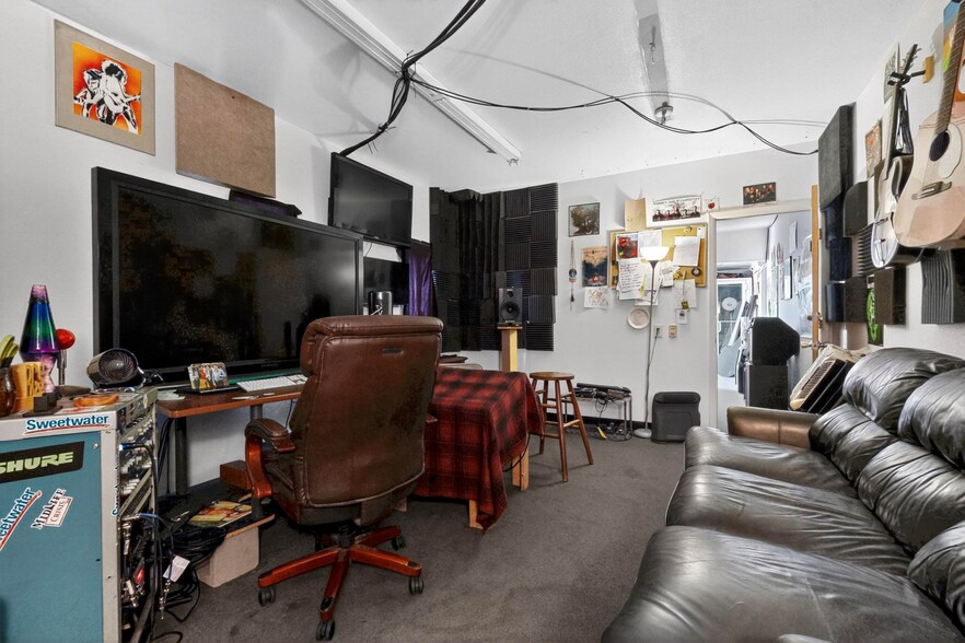 More Photos Of 7901 Ranchitos Loop NE, Albuquerque Service For Sale