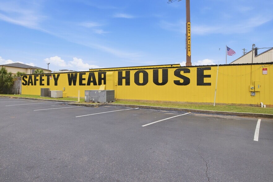 More Photos Of 5450 Highway 90 W, Mobile General Retail For Sale