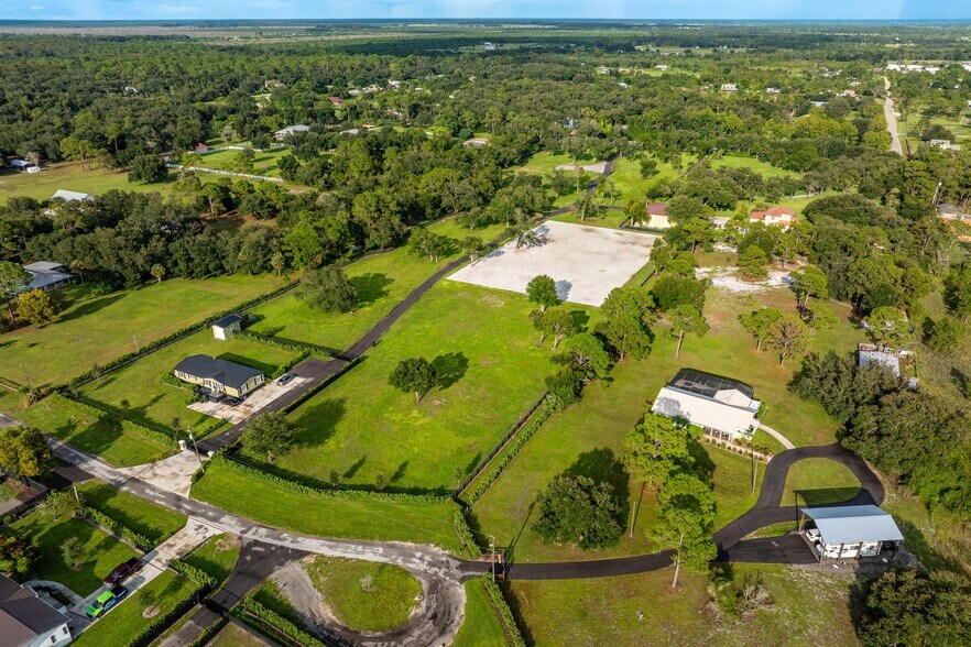 More Photos Of 21531 N River Rd, Alva Specialty For Sale