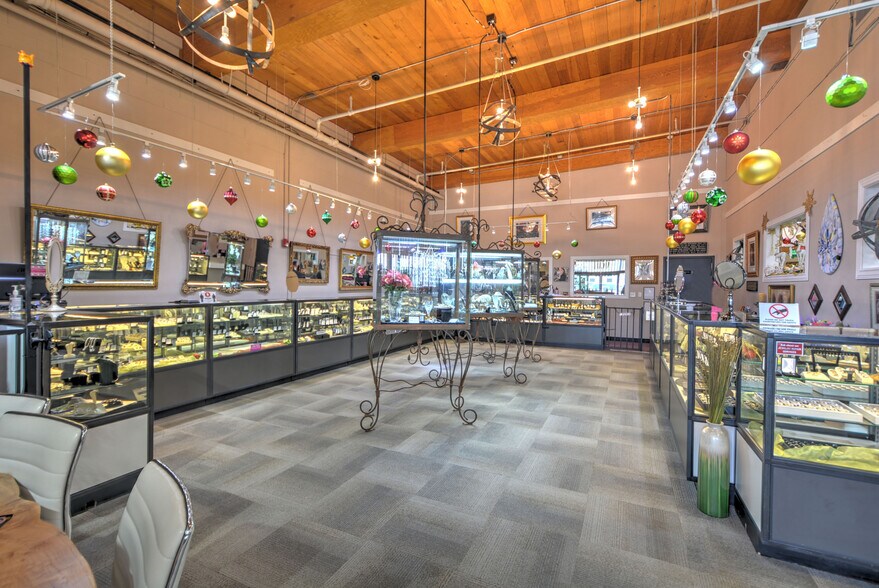 More Photos Of 1048-1052 State Ave, Marysville Storefront For Sale