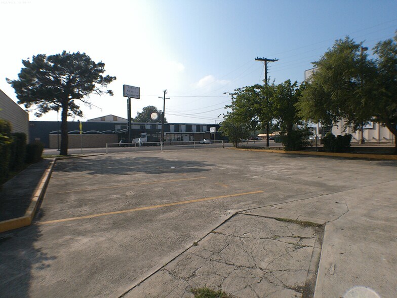 More Photos Of 603 N 8th St, Killeen Office For Sale