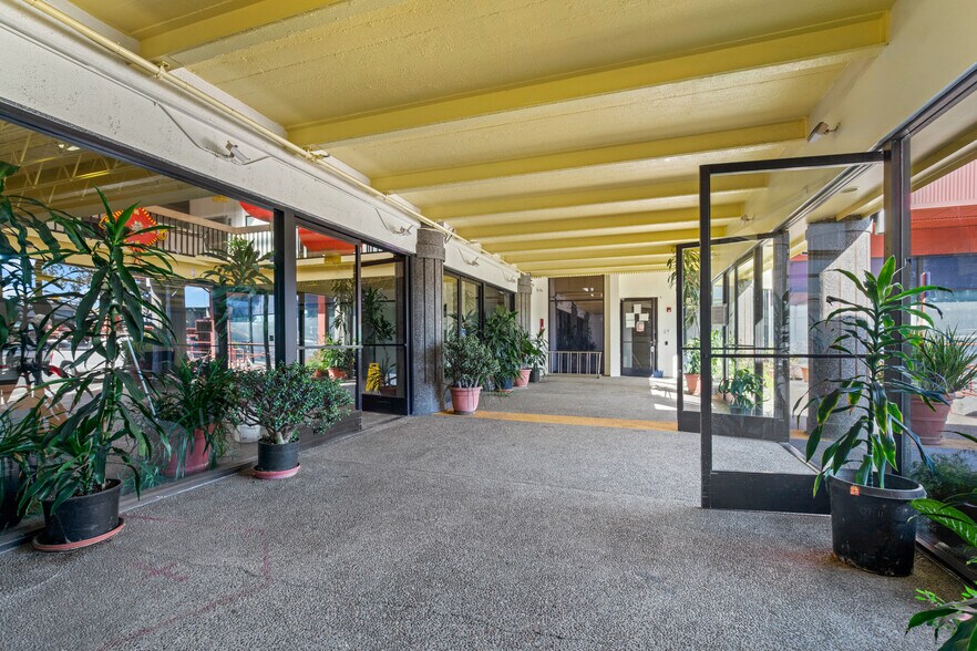 More Photos Of 1717 Mission St, San Francisco Flex For Sale