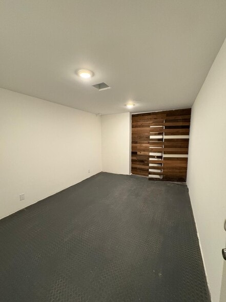 More Photos Of 104 S Avenue 58, Los Angeles Storefront Retail Office For Lease