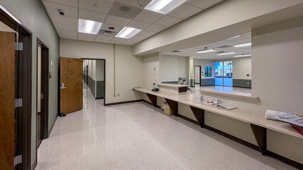 More Photos Of 7400 Helen Of Troy, El Paso Medical For Lease