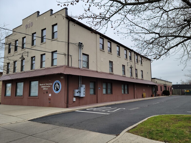 More Photos Of 910 4th Ave, Asbury Park Flex For Sale