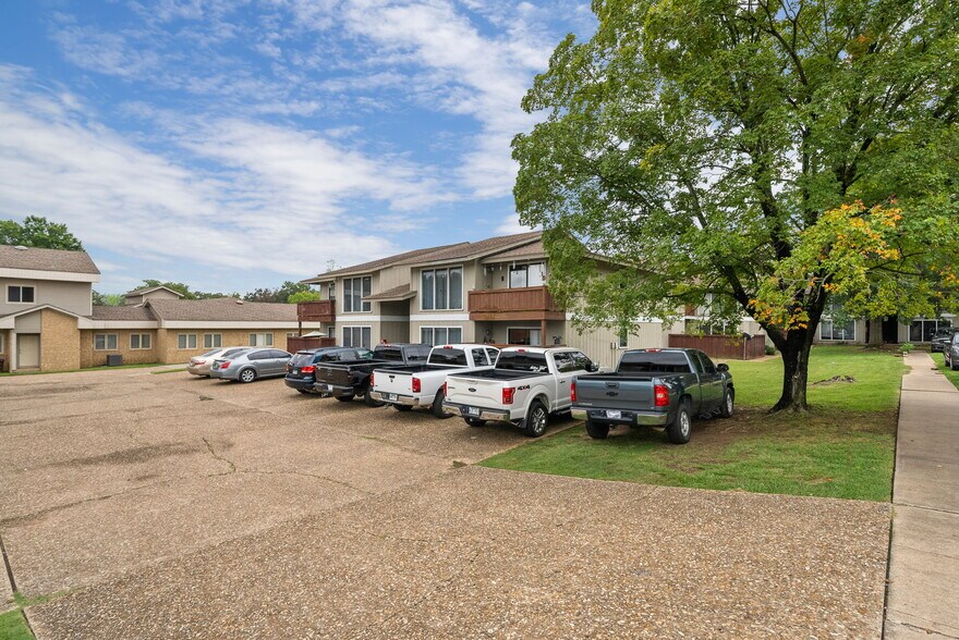 More Photos Of 2401 S 50th St, Fort Smith Apartments For Sale