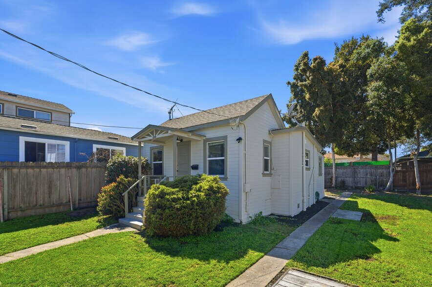 More Photos Of 338 Garretson Ave, Rodeo Apartments For Sale