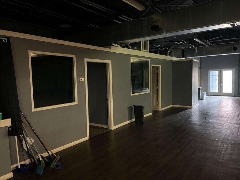 More Photos Of 121 16th St, Ashland Storefront Retail Office For Lease