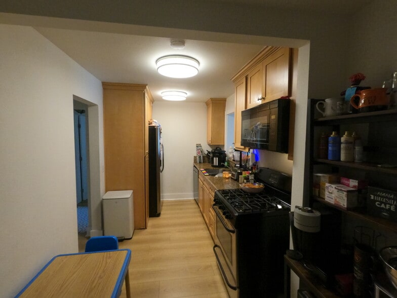 More Photos Of 72 62nd Pl, Long Beach Restaurant For Sale