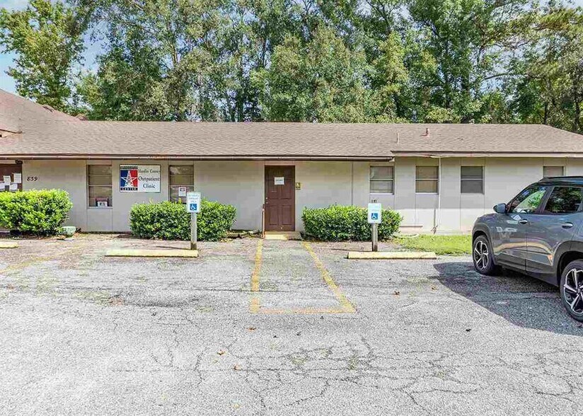 More Photos Of 835 Highway 96 S, Silsbee Office For Sale