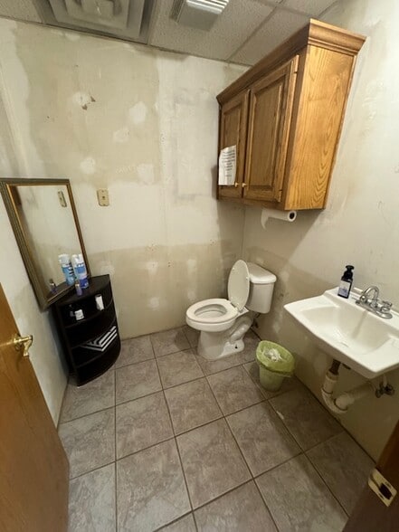 More Photos Of 7931 19th St, Lubbock Warehouse For Sale