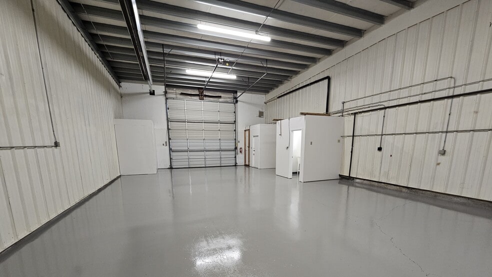 More Photos Of 1425 Alabama St, Longview Warehouse For Lease