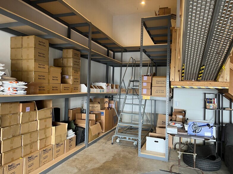 More Photos Of 808-810 6th St S, Kirkland Office Residential For Lease