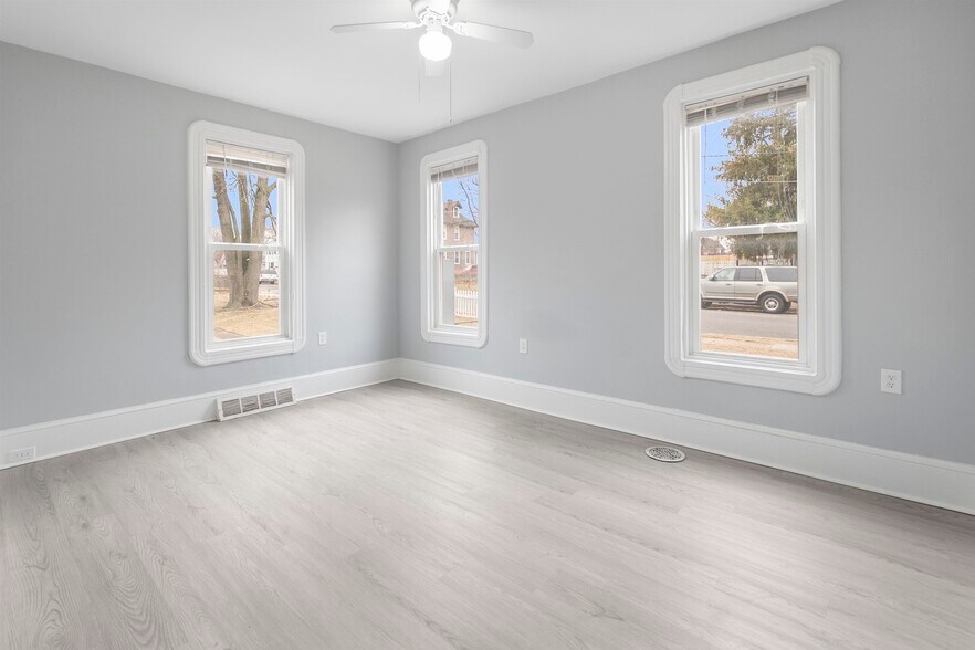 More Photos Of 7504 Zimmerman Ave, Pennsauken Apartments For Sale