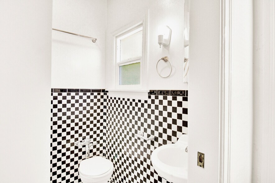 More Photos Of 1517 17th St, Sacramento Apartments For Sale