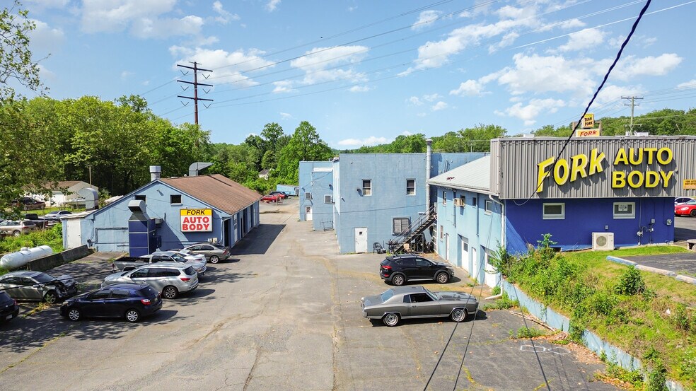 More Photos Of 2705 Belair Rd, Fallston Auto Repair For Lease