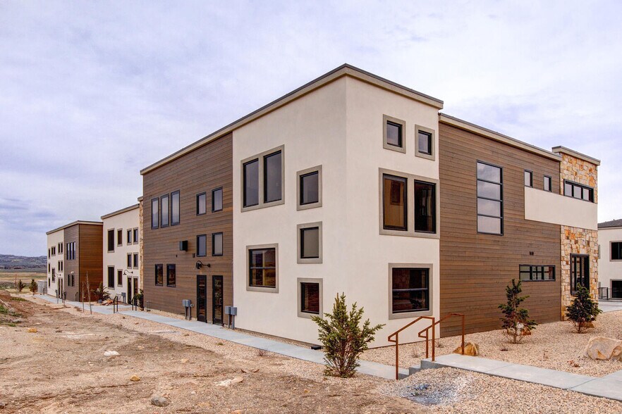 More Photos Of 4554 Forestdale Dr, Park City Light Manufacturing For Sale