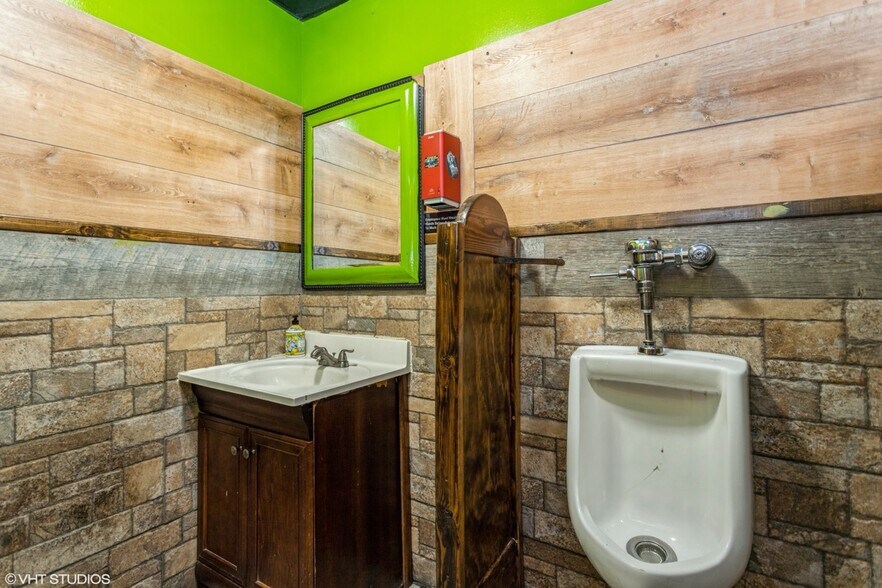 More Photos Of 84 Washington St, Norwalk General Retail For Sale