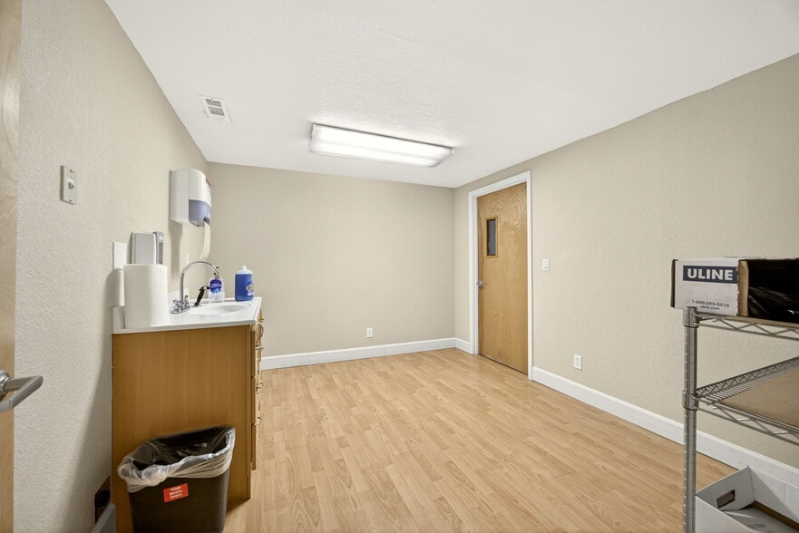 More Photos Of 3100 Merriman Rd, Medford Light Distribution For Sale