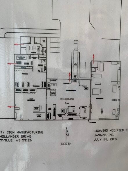 More Photos Of 8635 Hollander Dr, Franksville Manufacturing For Lease