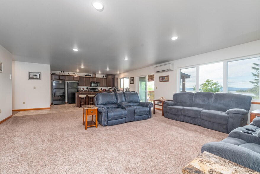 More Photos Of 400 JS Dr, Craig Flex For Sale