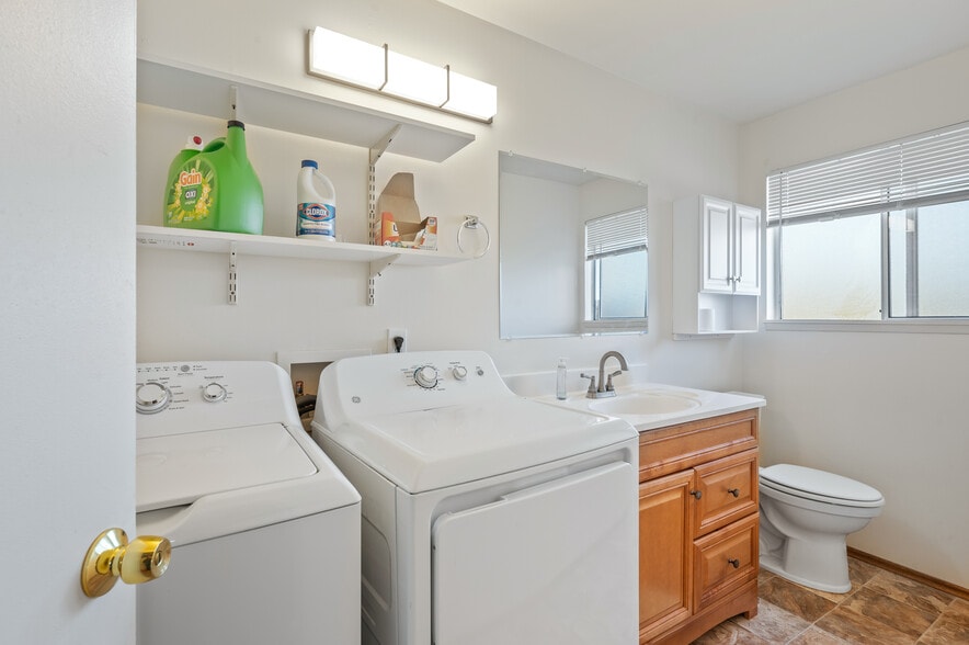 More Photos Of 318 3rd Ave S, Edmonds Apartments For Sale